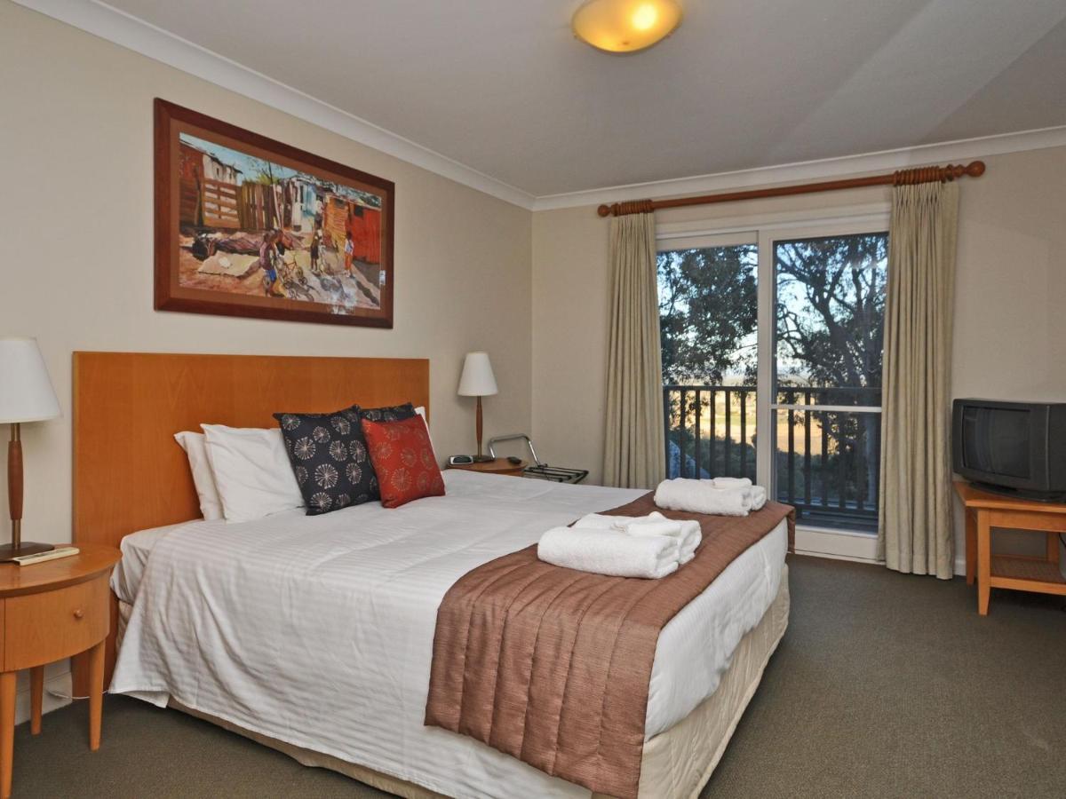 Villa 3Br Vista Villa Located Within Cypress Lakes Resort Pokolbin Luaran gambar